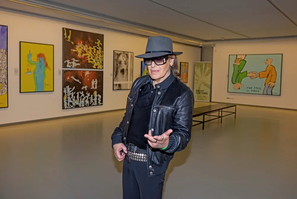 Udo Lindenberg in seiner Ausstellung in der Lu dwiggalerie © Tine Acke, Ludwiggalerie 2025 Udo Lindenberg in seiner Ausstellung in der Lu dwiggalerie © Tine Acke Ludwiggalerie 2025 - Gerald Langer